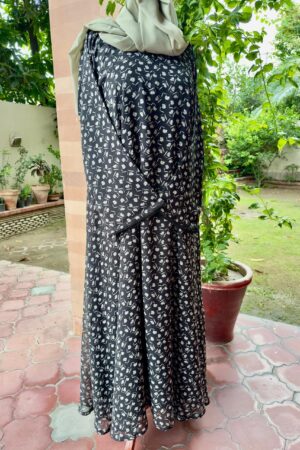 Elegant black base with a delicate white floral print. 🎯xaa 39