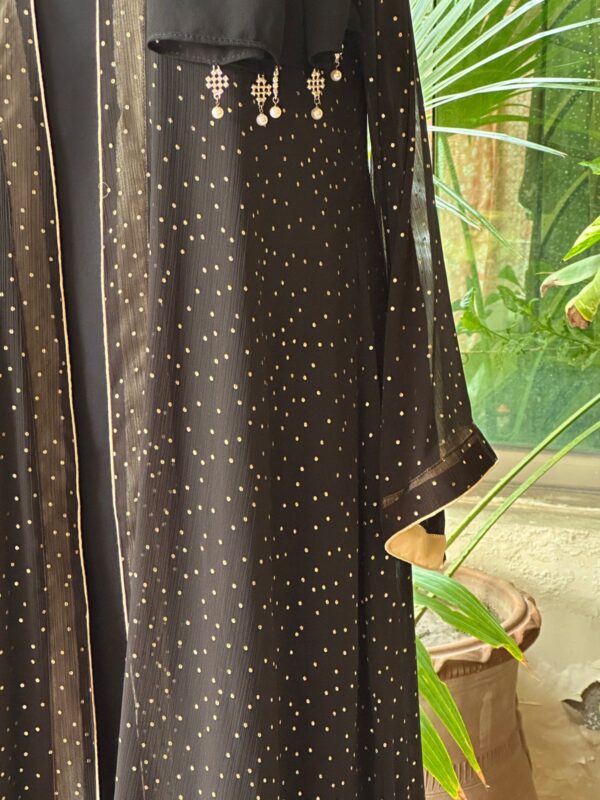 Black gown with golden dots  🎯Code: xaa 53 - Image 5