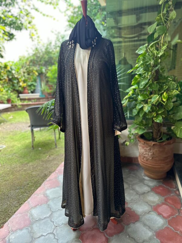 Black gown with golden dots  🎯Code: xaa 53