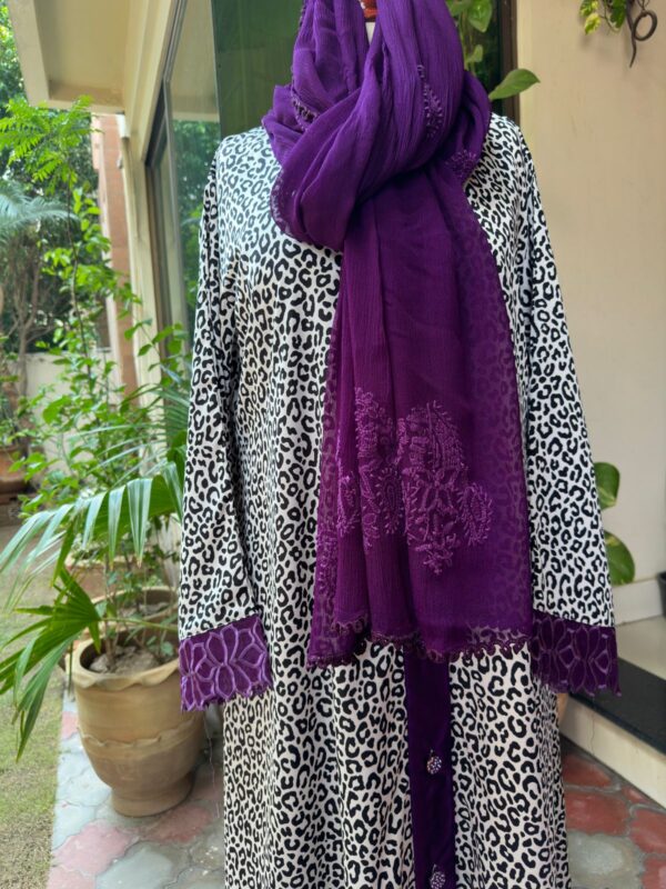 printed silk leopard print abaya - Image 2