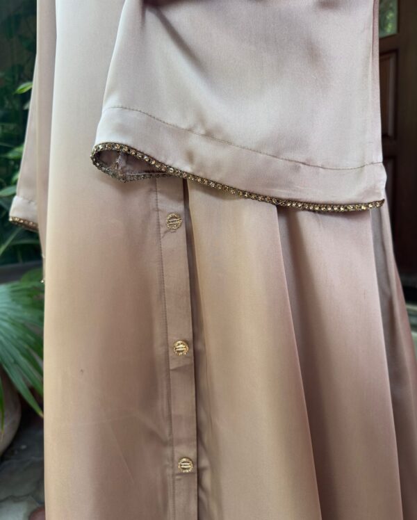 Golden silk gown - Image 4