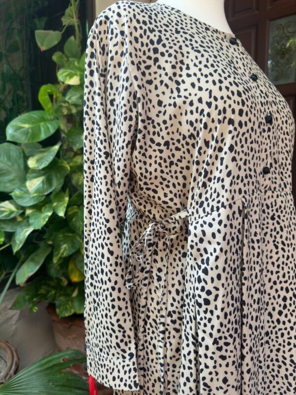cheeta print abaya - Image 2