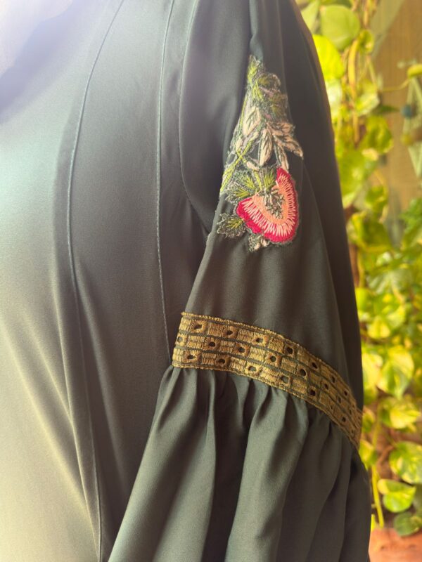 Elegant Dark green Abaya - Image 3