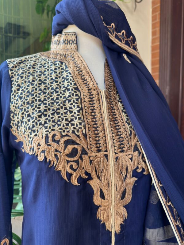 Elegant Navy Blue Embroidered Abaya - Image 2