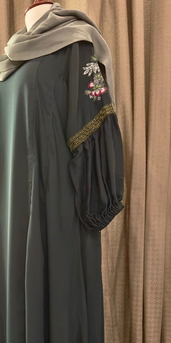 Elegant Dark green Abaya - Image 2