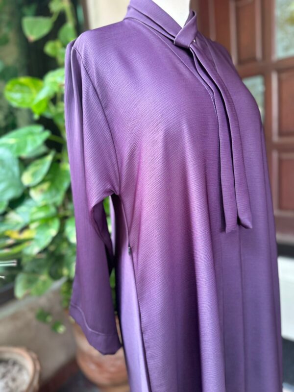 Deep plum abaya - Image 3