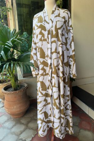 abstract print white and mehndi