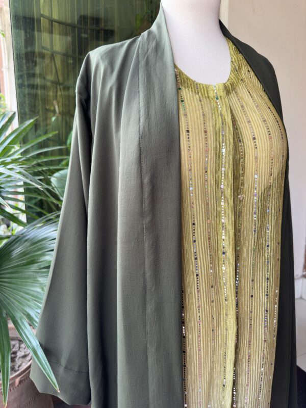 mehndi gown plain/inner sitara tie & dye - Image 2