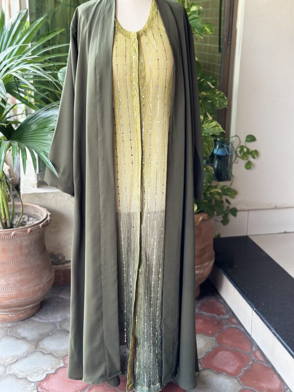 mehndi gown plain/inner sitara tie & dye