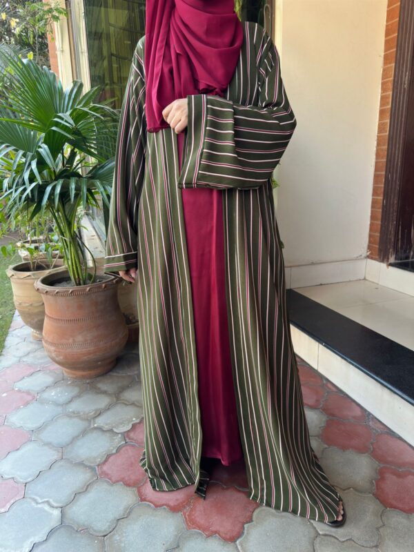Elegant Striped Open Abaya with Matching Inner Dress - Image 2