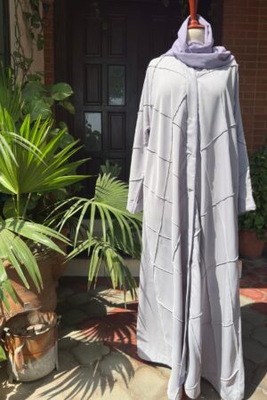 Elegant Geometric-Stitch Abaya – Soft Lilac